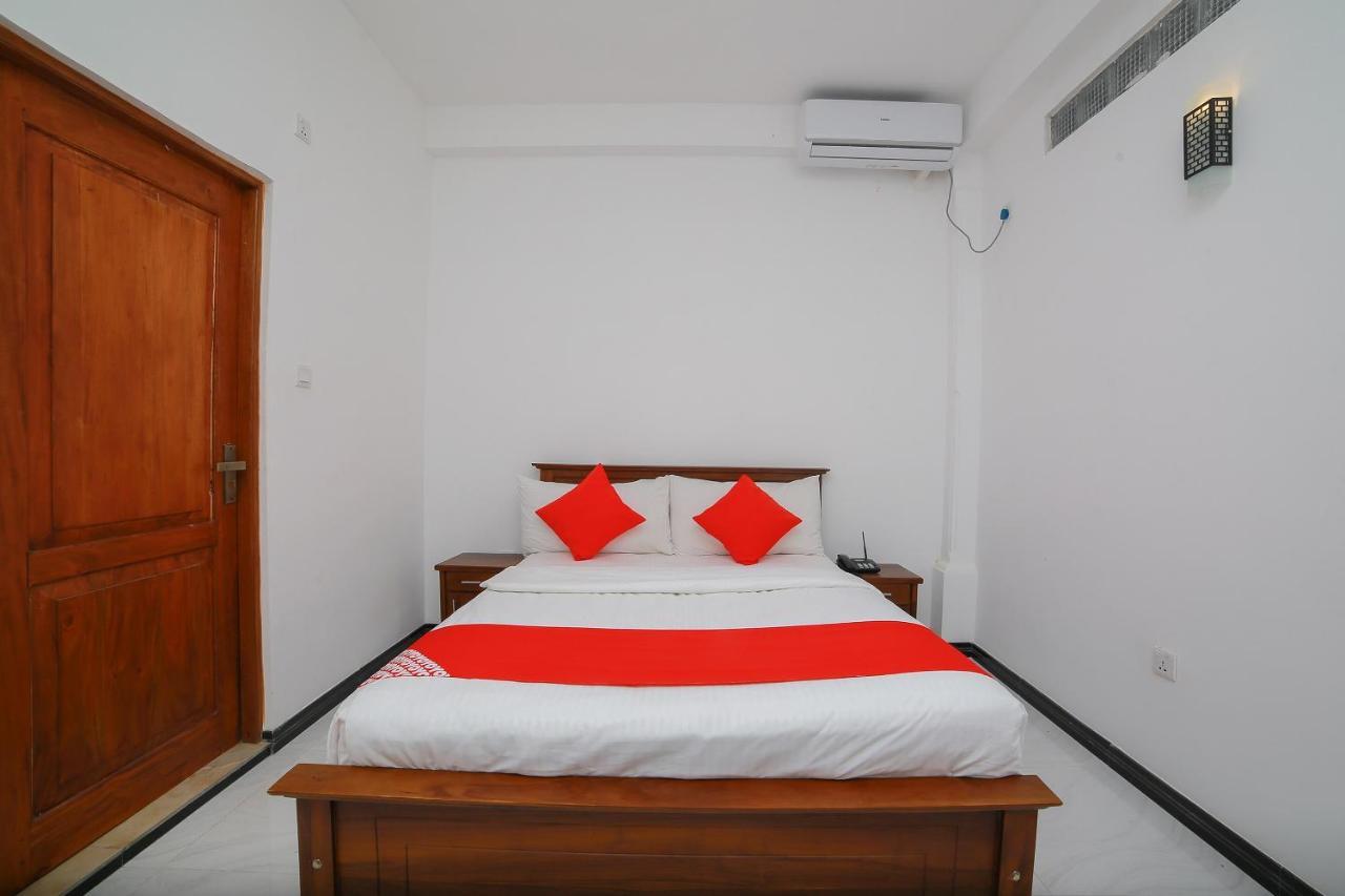 Oyo 278 Hotel Rivelka Kundasale Zewnętrze zdjęcie
