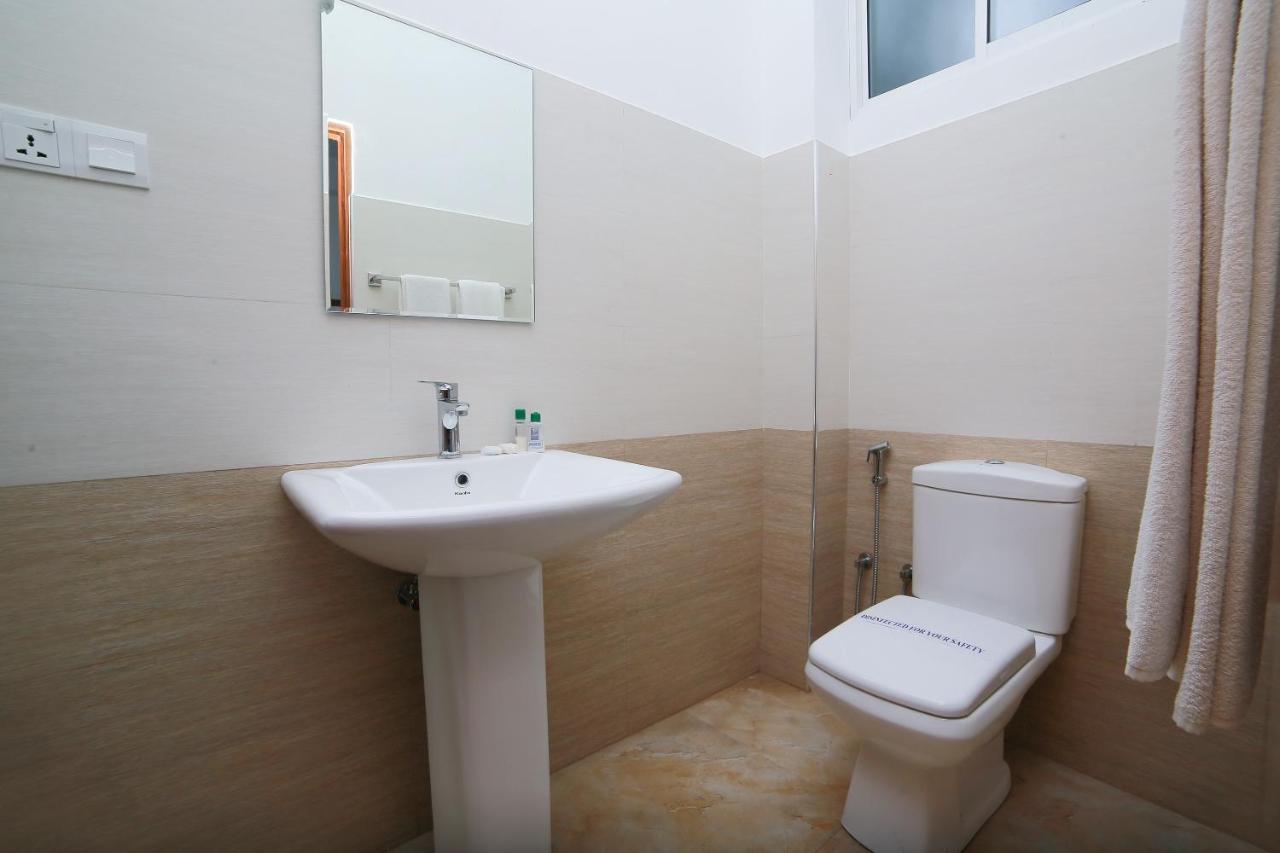 Oyo 278 Hotel Rivelka Kundasale Zewnętrze zdjęcie