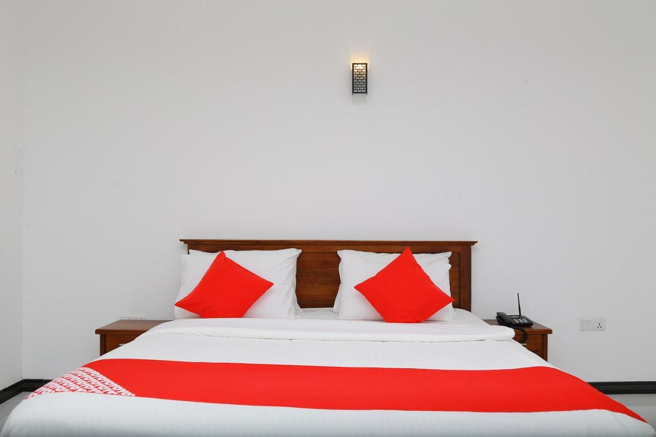 Oyo 278 Hotel Rivelka Kundasale Zewnętrze zdjęcie