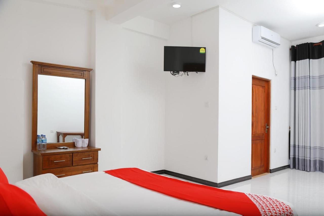 Oyo 278 Hotel Rivelka Kundasale Zewnętrze zdjęcie