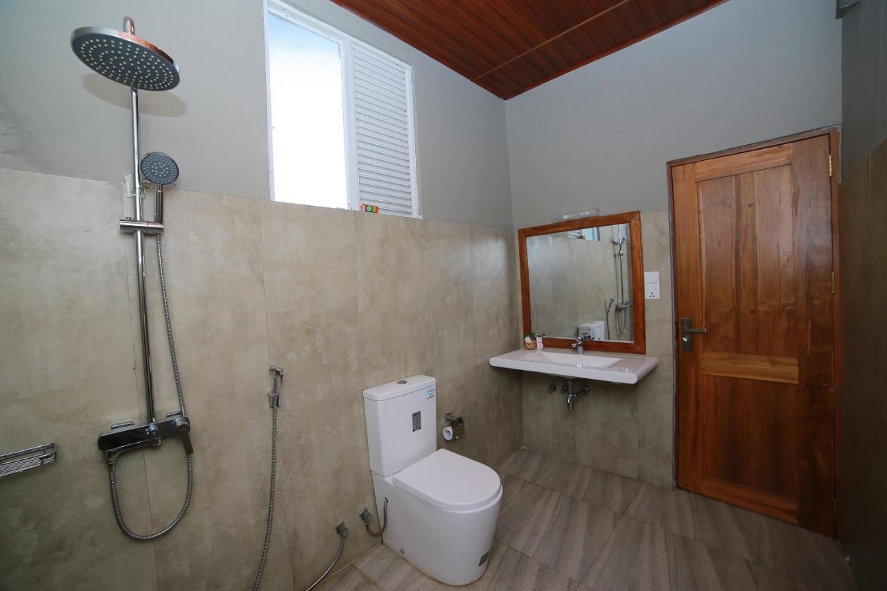 Oyo 278 Hotel Rivelka Kundasale Zewnętrze zdjęcie